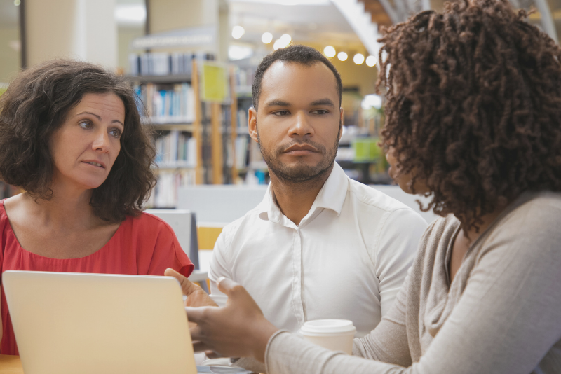 Government and regulatory industries are areas that Confero has conducted customer experience research illustrated by an agent answering questions.